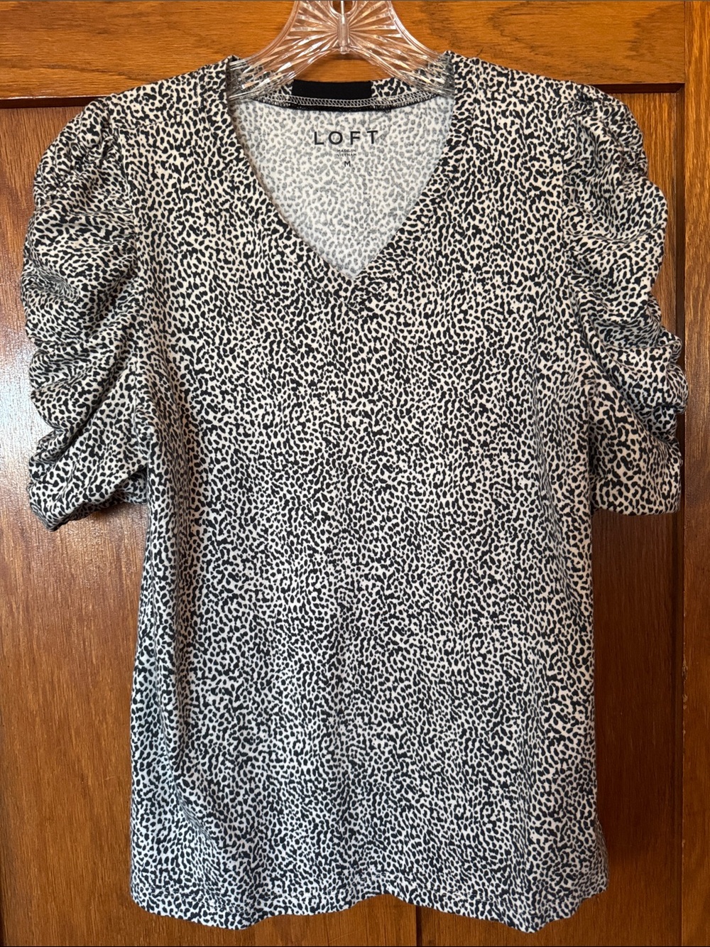 LOFT Black & Beige V-Neck Ruched Sleeve Print Top